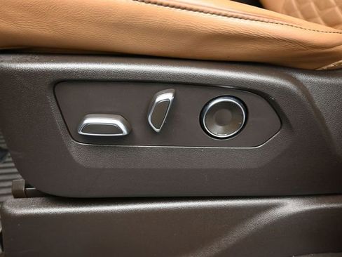 Used 2021 Cadillac Escalade Premium Luxury image 31