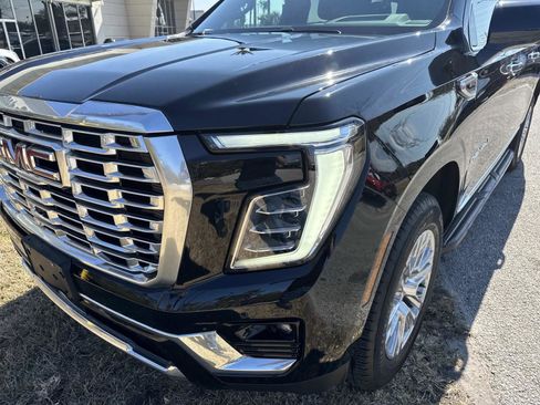 Used 2025 GMC Yukon XL Denali image 8