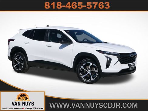 Used 2024 Chevrolet Trax RS w/ Driver Confidence Package FWD image 1