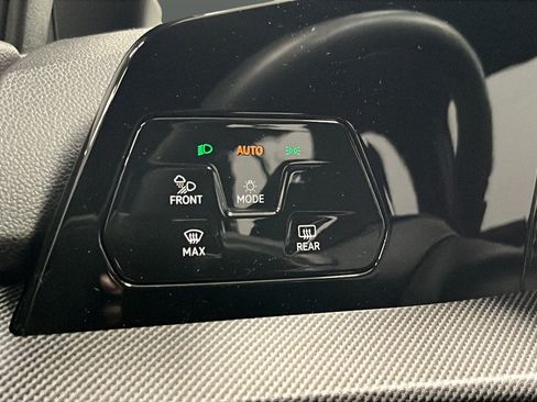 Used 2025 Volkswagen Golf w/ Euro Style Package AWD/4WD image 30