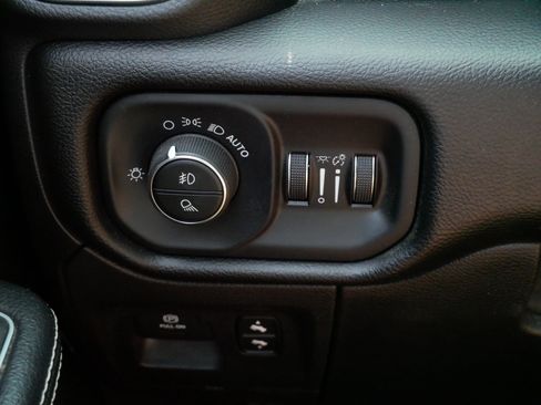 Used 2020 RAM 1500 Laramie AWD/4WD image 28