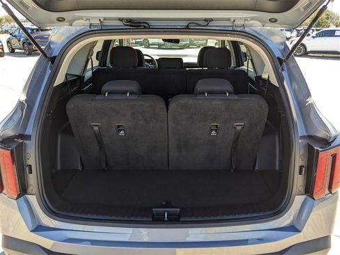 Certified 2025 Kia Sorento LX image 12