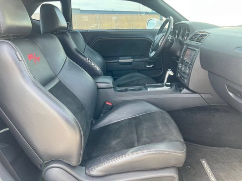 Used 2014 Dodge Challenger R/T RWD image 28