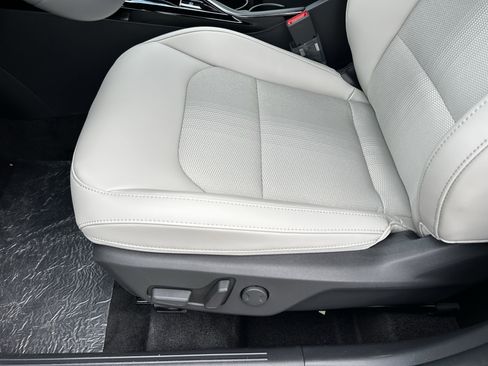 New 2025 Kia Niro EX Touring image 17