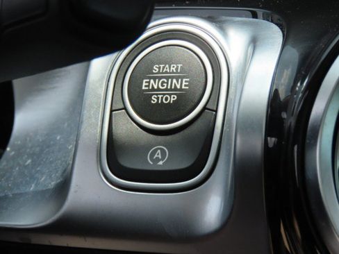 Used 2023 Mercedes-Benz GLB 250 image 28