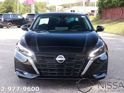 Certified 2025 Nissan Altima 2.5 SV w/ SV Premium Package FWD image 1
