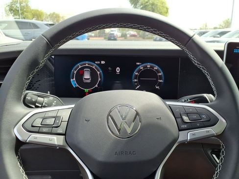 New 2026 Volkswagen Tiguan SE FWD image 15