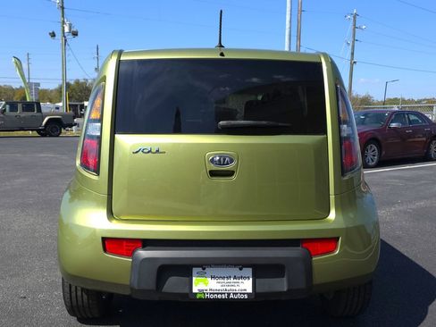 Used 2011 Kia Soul + w/ Audio Pkg image 6