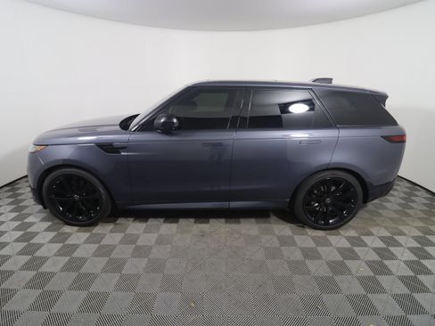 Used 2023 Land Rover Range Rover Sport SE Dynamic image 2
