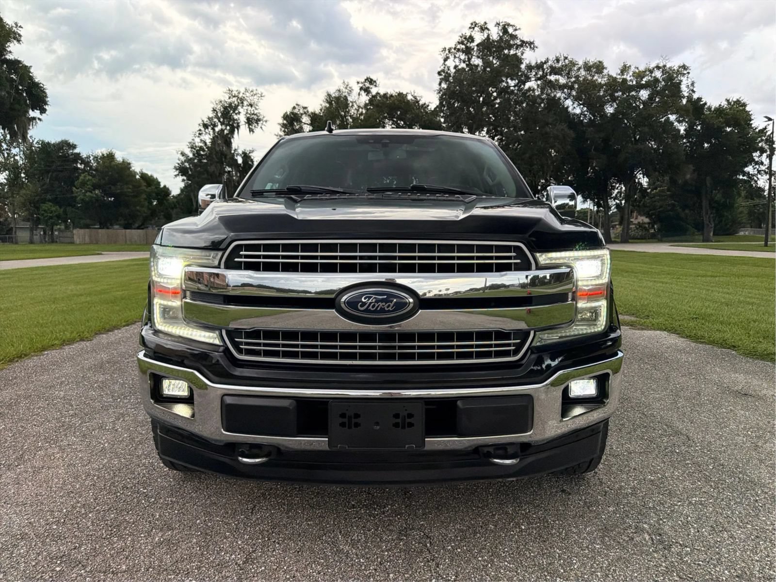 Used 2018 Ford F150 Lariat w/ Equipment Group 502A Luxury AWD/4WD image 2
