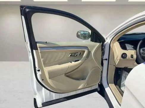 Used 2015 Ford Taurus SEL w/ Equipment Group 201A image 22