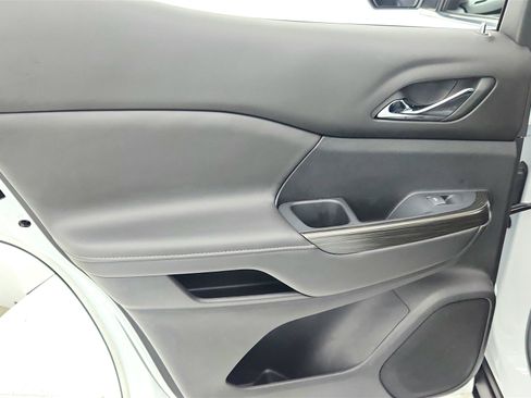 Used 2023 GMC Acadia SLT image 39