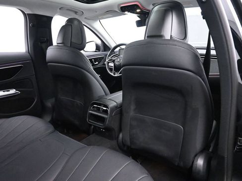 Used 2025 Mercedes-Benz E 350 Sedan image 19