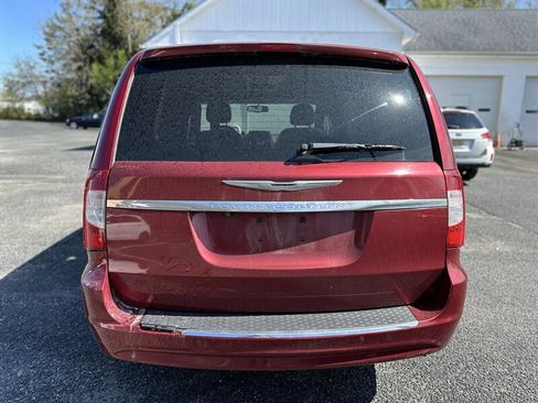 Used 2012 Chrysler Town & Country Touring w/ Entertainment Group #1 image 6