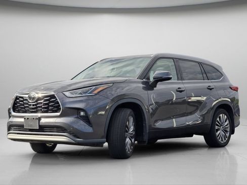 Used 2021 Toyota Highlander Platinum AWD/4WD image 21