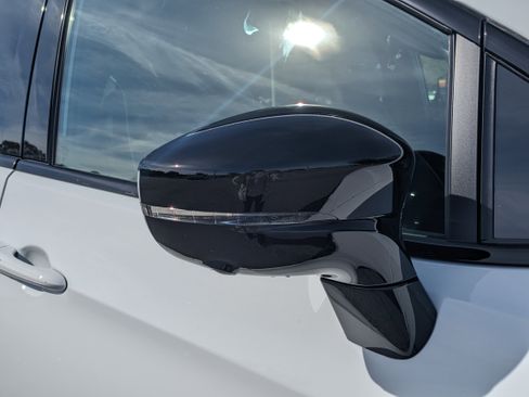 New 2026 Chrysler Pacifica Limited image 12