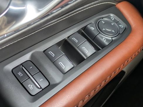 Used 2024 GMC Yukon Denali Ultimate image 25