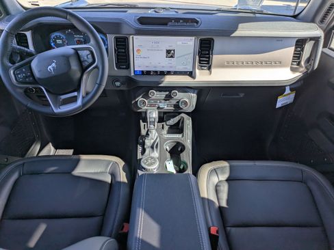 New 2025 Ford Bronco Outer Banks AWD/4WD image 14