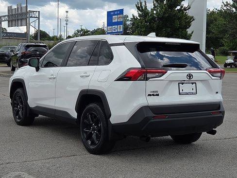 Used 2023 Toyota RAV4 LE FWD image 4