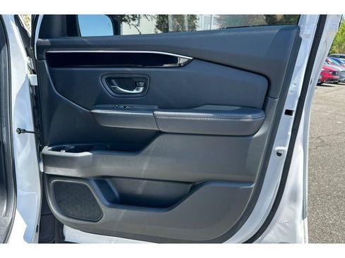 Used 2025 Honda Pilot Touring image 22