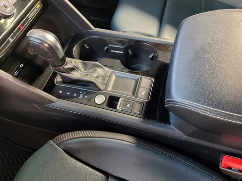 Used 2021 Volkswagen Atlas Cross Sport SEL image 26