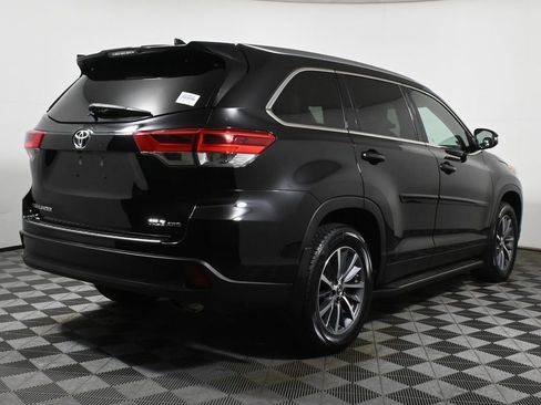 Used 2019 Toyota Highlander XLE image 7