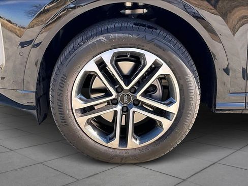 Certified 2025 Audi Q5 Premium w/ Convenience Package image 10