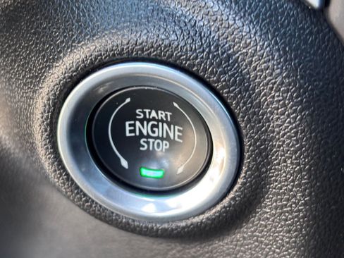Used 2022 Chevrolet Silverado 1500 RST AWD/4WD image 34