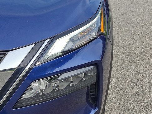 Used 2023 Nissan Rogue S image 12