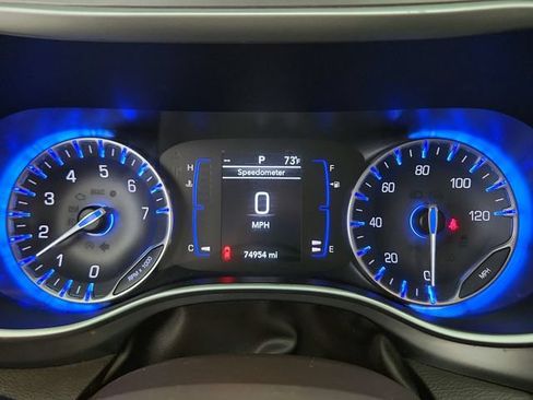 Used 2020 Chrysler Voyager LX w/ Cold Weather Group FWD image 11