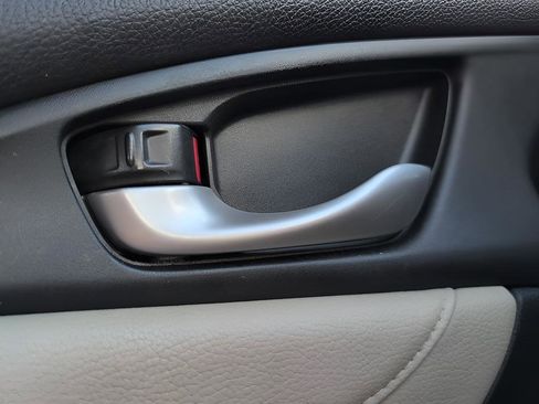 Used 2016 Honda Civic EX-L image 18