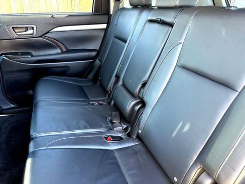 Used 2015 Toyota Highlander XLE image 23