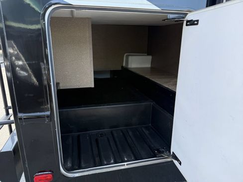 Used 2016 Ford F550 2WD Regular Cab Super Duty image 20