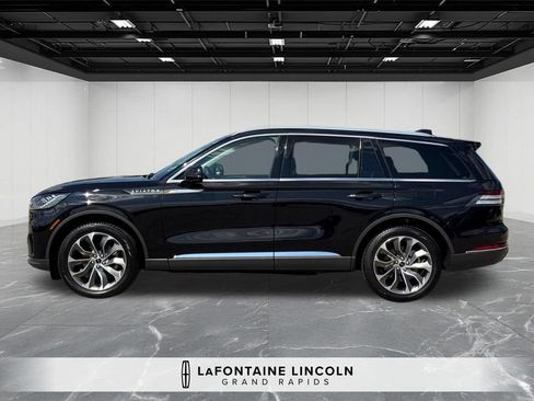 Certified 2026 Lincoln Aviator AWD image 2