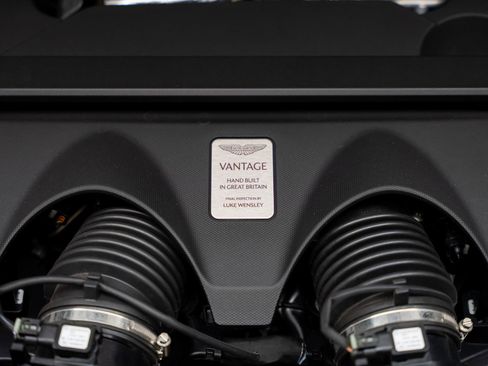 Used 2025 Aston Martin V8 Vantage Coupe RWD image 70
