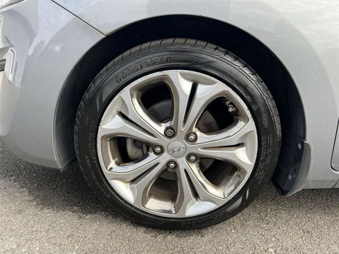 Used 2014 Hyundai Elantra GT w/ Option Group 02 image 9