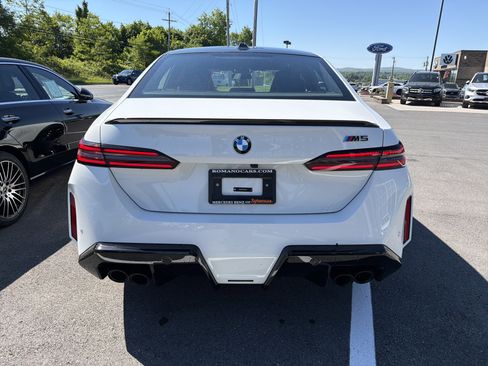 Used 2025 BMW M5 w/ Carbon Package AWD/4WD image 6