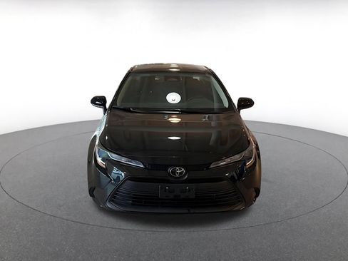 Used 2025 Toyota Corolla LE image 4