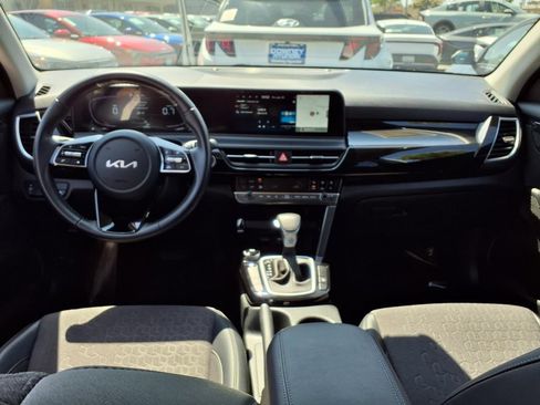 Used 2025 Kia Seltos S FWD image 11