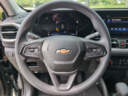Used 2024 Chevrolet TrailBlazer LT AWD/4WD image 18