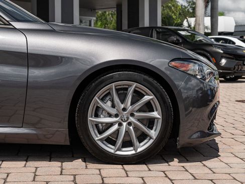 Used 2023 Alfa Romeo Giulia Sprint image 14