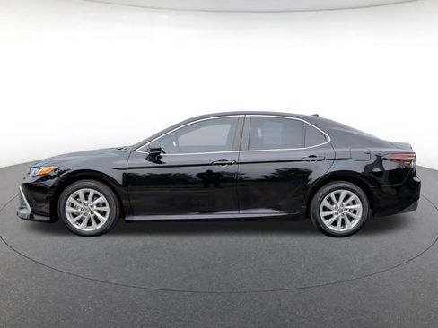 Used 2023 Toyota Camry LE FWD image 4