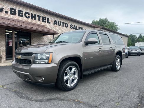 Used 2011 Chevrolet Suburban LT AWD/4WD image 2