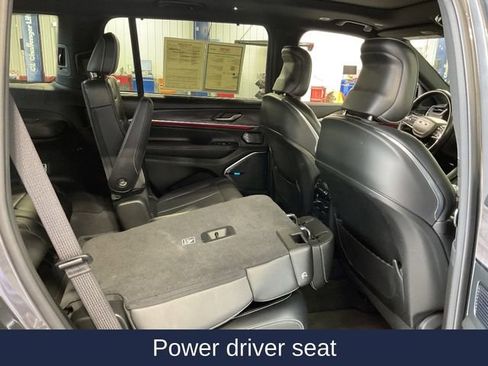 Used 2022 Jeep Grand Cherokee L Overland w/ Luxury Tech Group IV image 13