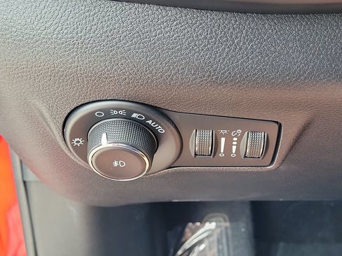 Used 2023 Jeep Compass Trailhawk AWD/4WD image 30