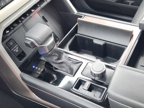 Used 2025 Toyota Sequoia Capstone image 15