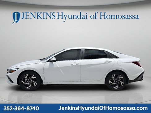New 2026 Hyundai Elantra Limited FWD image 9