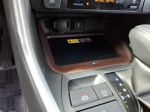 Certified 2022 Toyota RAV4 Limited image 19