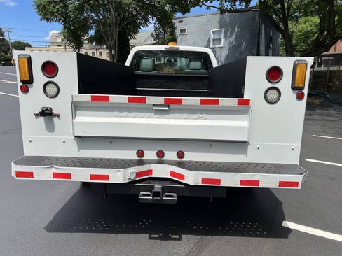 Used 2014 Ford F550 4x4 Regular Cab Super Duty w/ Power Equipment Group image 17