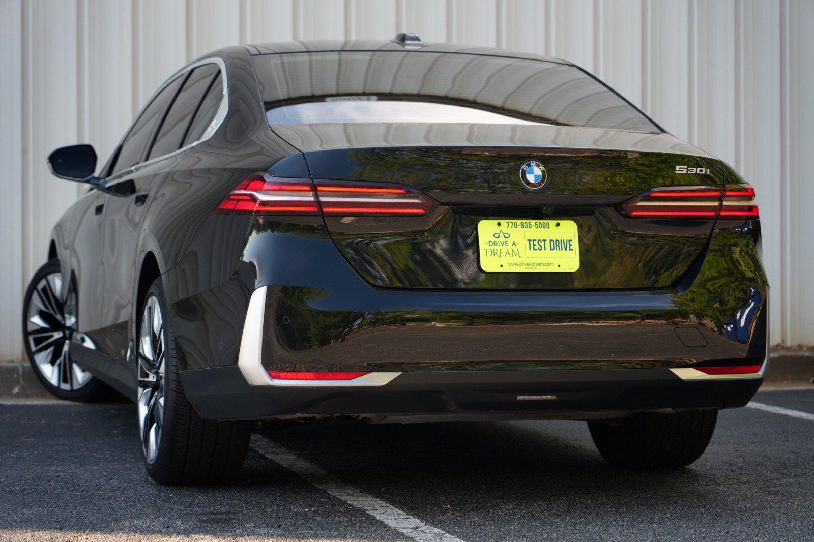 Used 2024 BMW 530i w/ Convenience Package RWD image 6